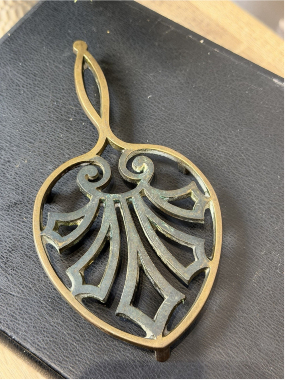 Brass And Cast Iron Trivet Heart Rustic Primitive Farmhouse Wall Scroll Vintage